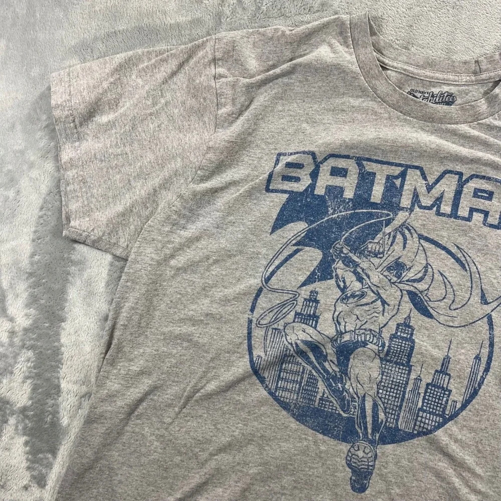 OLD NAVY Batman Graphic T-Shirt Mens XXL Gray‎ DC Comics Gotham City Retro - Picture 10 of 16